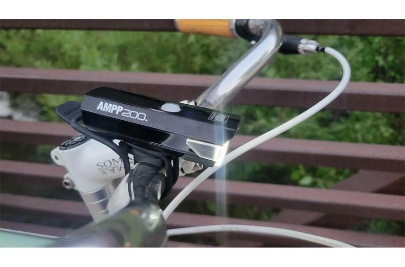Cateye AMPP 200 Front Bike Light Cateye AMPP 200 Front Bike Light