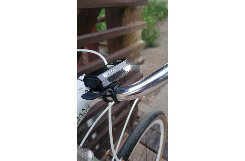 Cateye AMPP 200 Front Bike Light Cateye AMPP 200 Front Bike Light