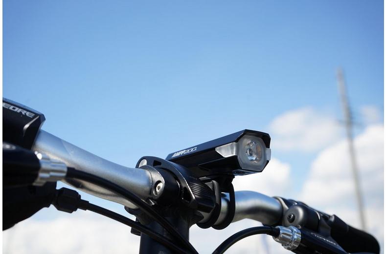 Cateye AMPP 200 Front Bike Light Cateye AMPP 200 Front Bike Light