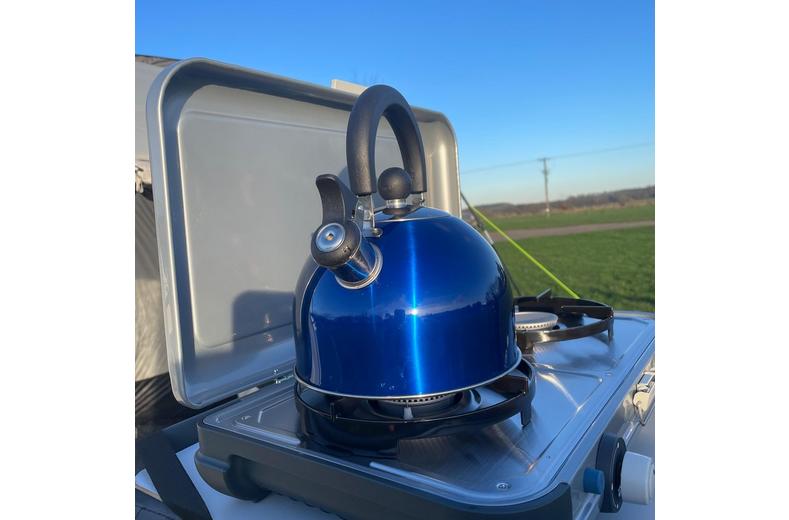 Olpro 2 Litre Stainless Steel Whistling Kettle Blue Olpro 2 Litre Stainless Steel Whistling Kettle Blue