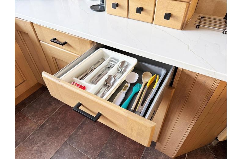 Olpro Extendable Drawer Organizer Olpro Extendable Drawer Organizer