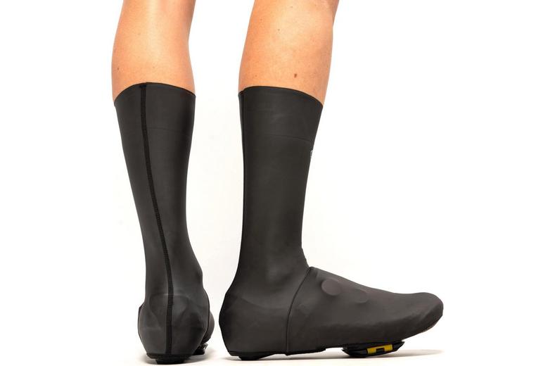 Spatzwear Aquasokz Long Shoe Covers - White - M/L Spatzwear Aquasokz Long Shoe Covers - White - M/L