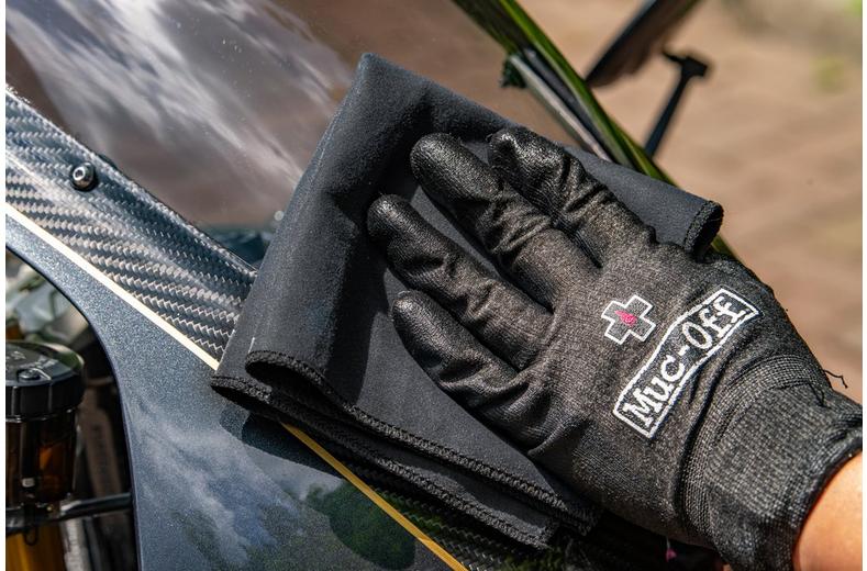 Muc Off Helmet Visor Goggle Polishing Cloth Muc Off Helmet Visor Goggle Polishing Cloth