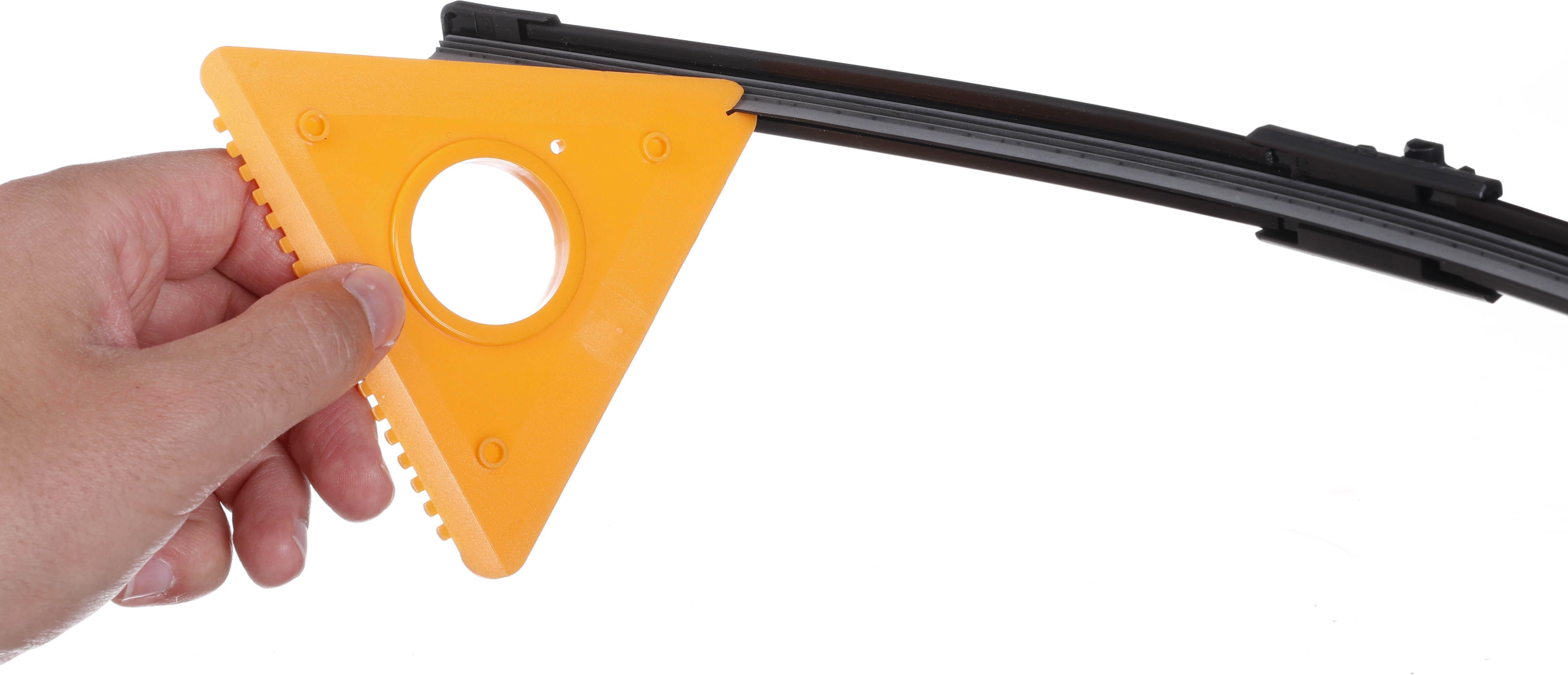 Halfords Telescopic Snow Broom with Scraper