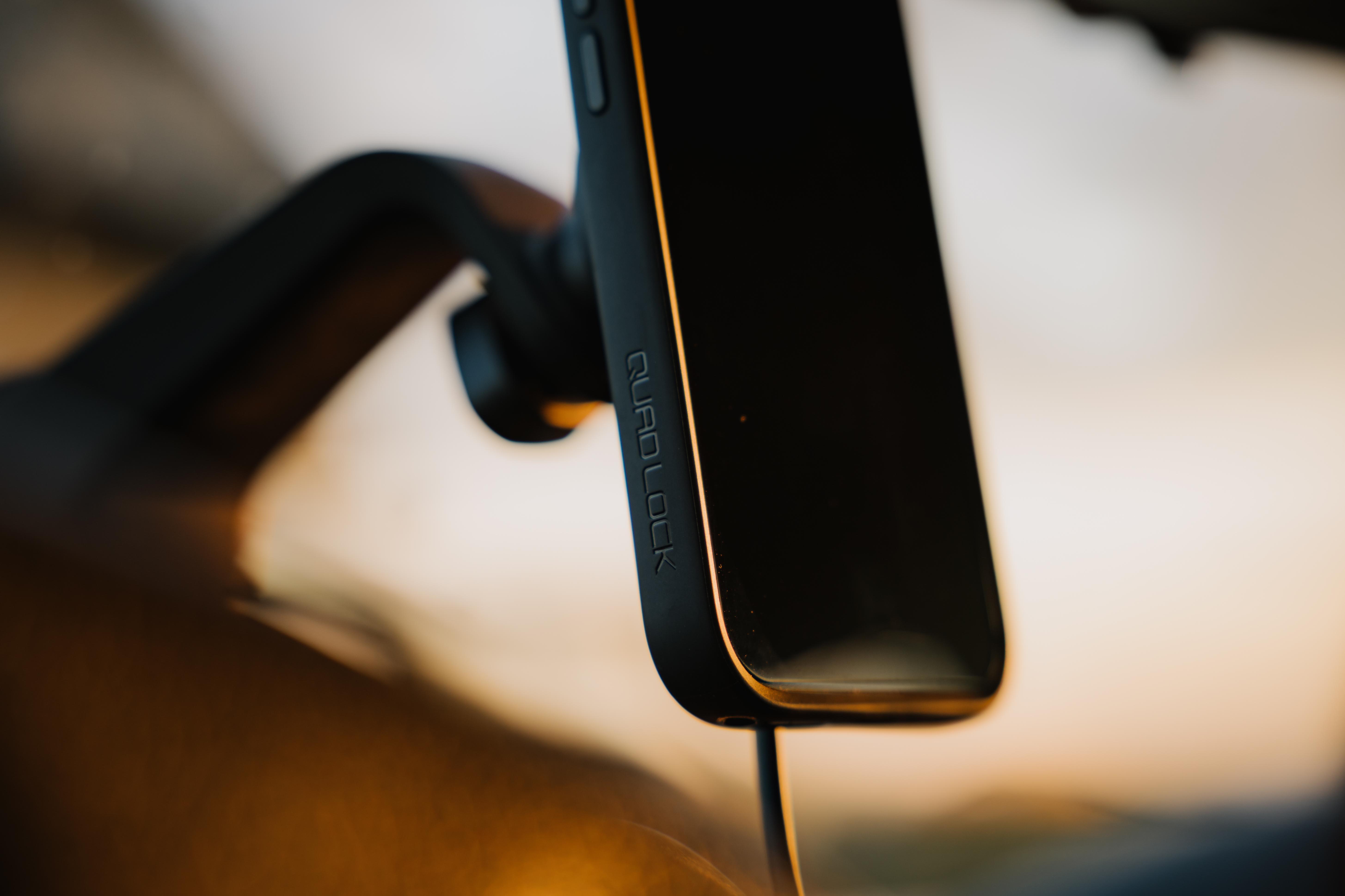 Quad Lock Black MAG iPhone Case - iPhone 14 Pro Max