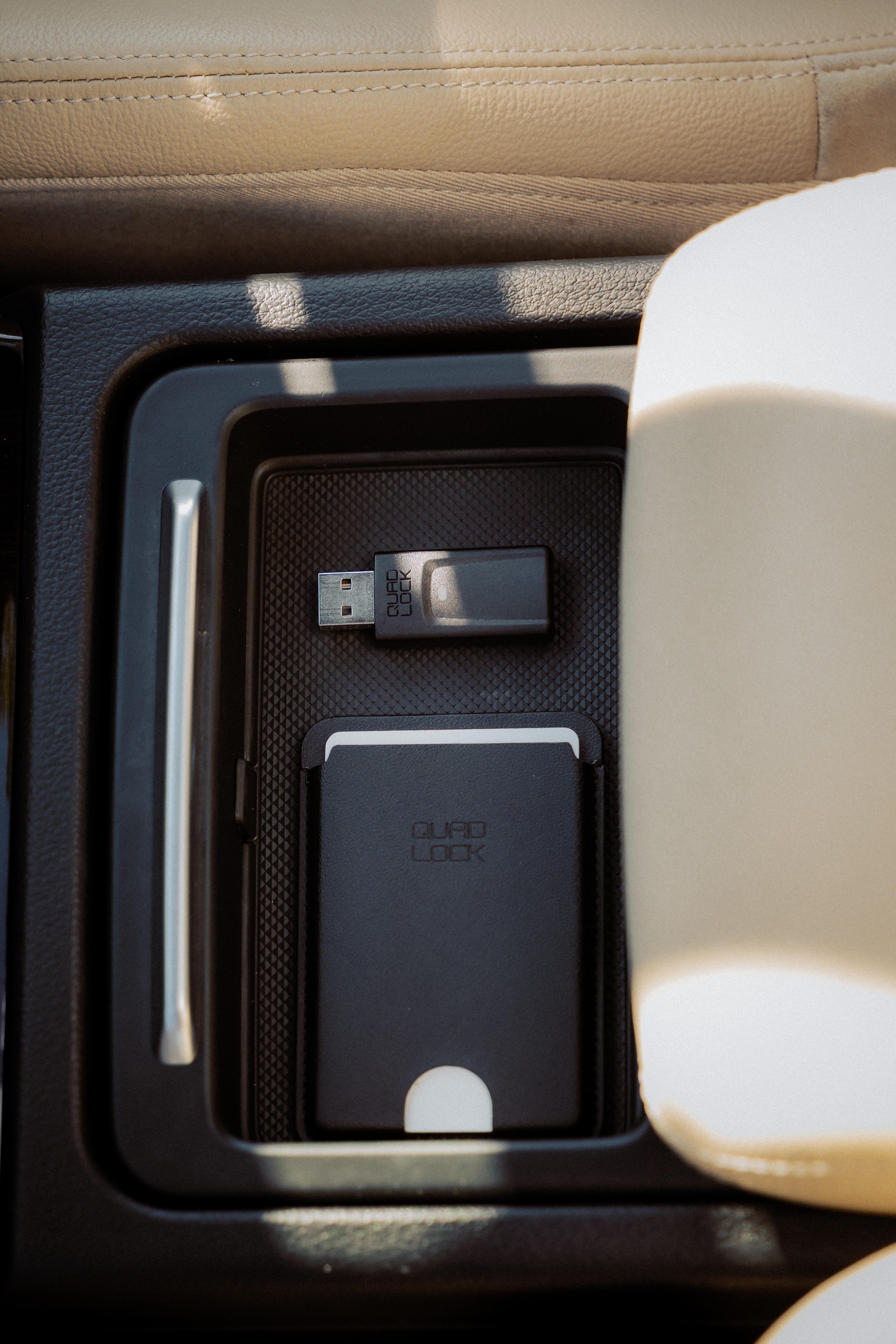 Quad Lock Wireless CarPlay / Android Auto Adaptor