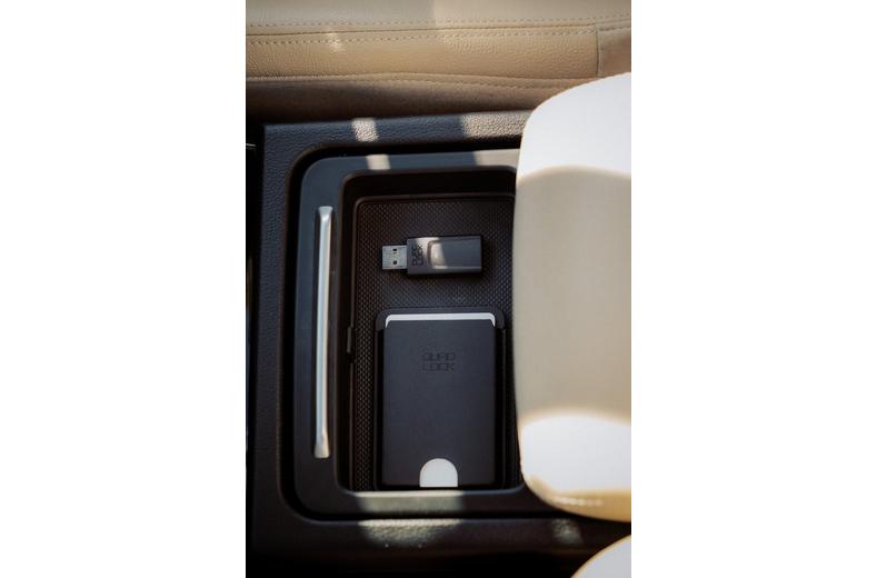 Quad Lock Wireless CarPlay / Android Auto Adaptor Quad Lock Wireless CarPlay / Android Auto Adaptor