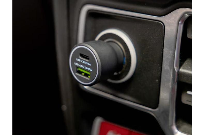 Quad Lock 48W Dual Car Charger - USB-C PD + USB-A QC3.0 Quad Lock 48W Dual Car Charger - USB-C PD + USB-A QC3.0