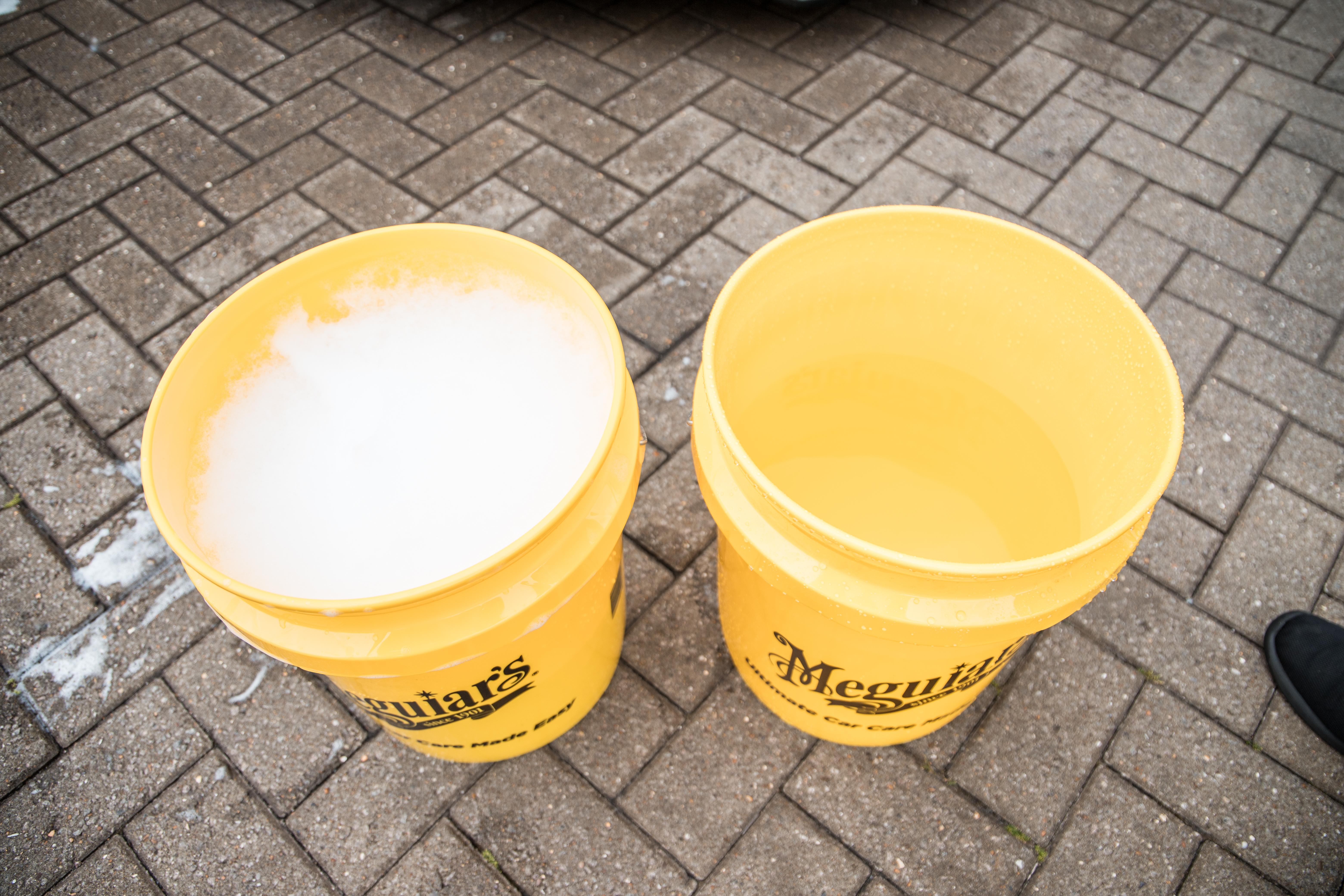 Meguiars RG203 5 Gallon Yellow Bucket