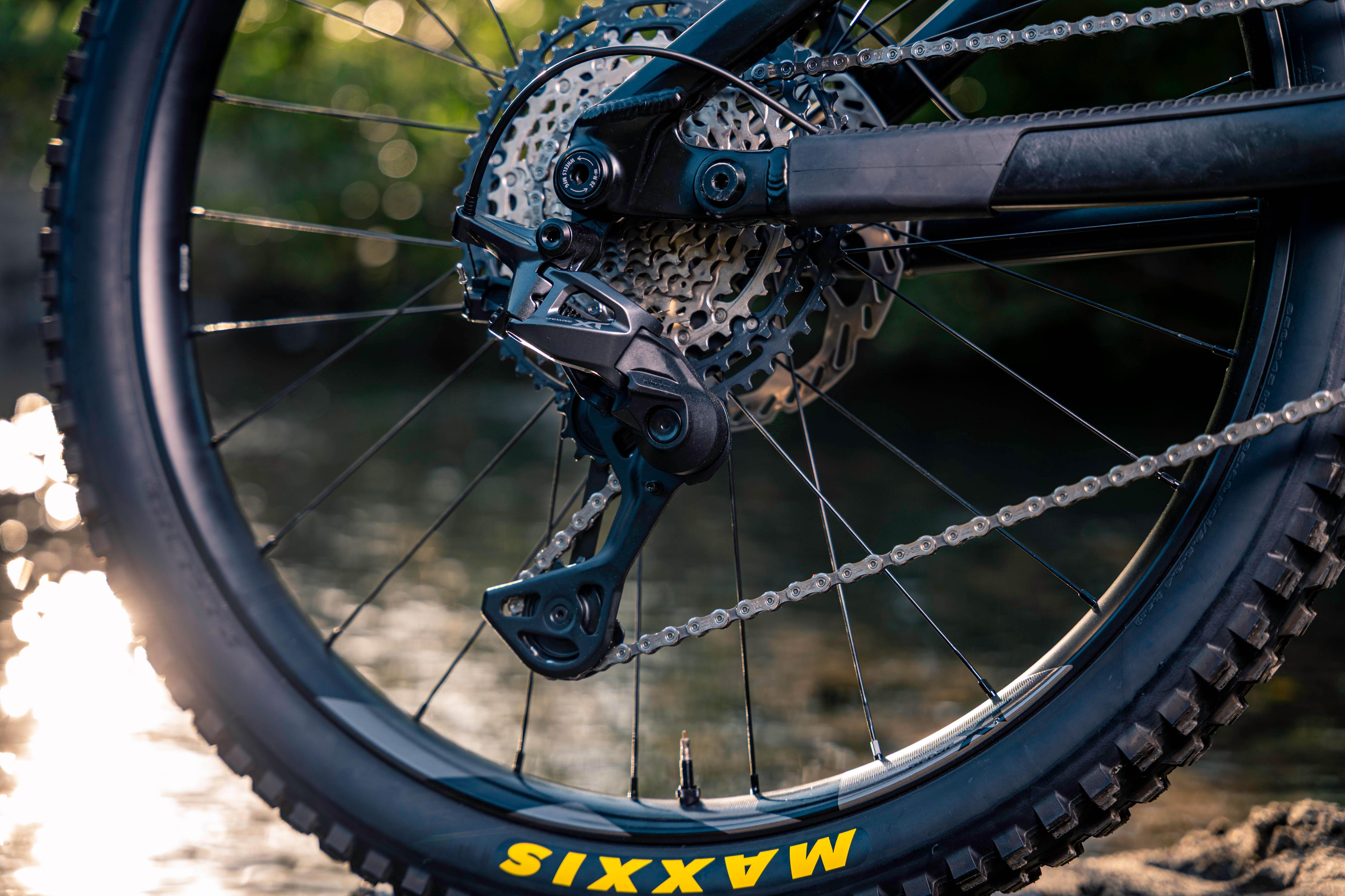 Shimano Deore XT RD-M8200 12-speed Rear Derailleur SGS Cage
