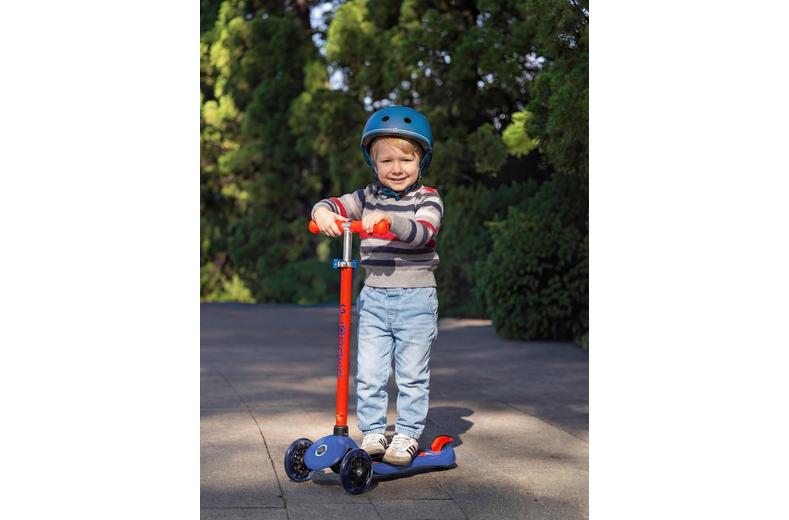 Globber Neon LED Scooter - Purple/Pink Globber Neon LED Scooter - Purple/Pink