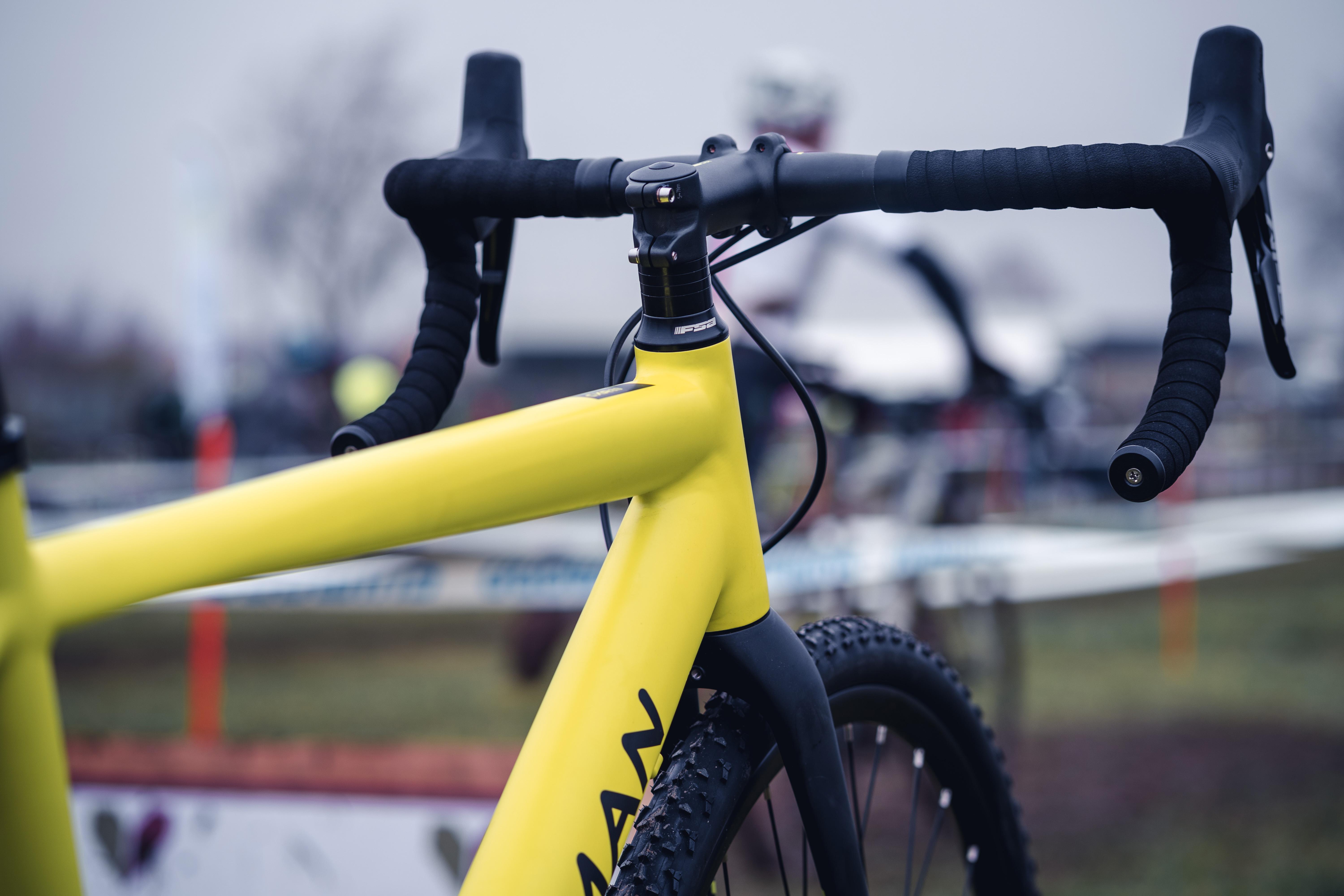 Boardman CXR 8.9 Cyclocross Bike - S, M, L, XL Frames