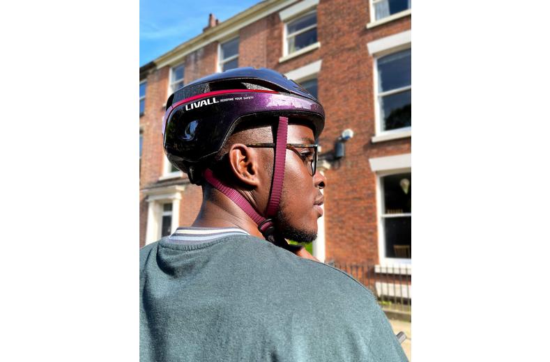 Livall Evo21 Smart Leisure Helmet Ultraviolet Large 58-62cm Livall Evo21 Smart Leisure Helmet Ultraviolet Large 58-62cm