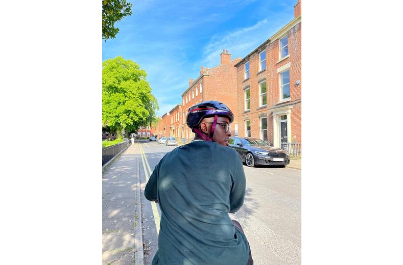 Livall Evo21 Smart Leisure Helmet Ultraviolet Large 58-62cm Livall Evo21 Smart Leisure Helmet Ultraviolet Large 58-62cm