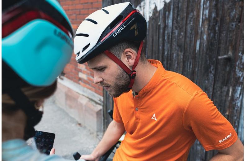 Livall Evo21 Smart Leisure Helmet Livall Evo21 Smart Leisure Helmet