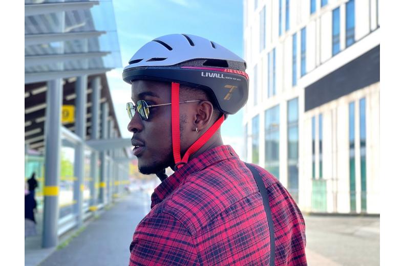 Livall Evo21 Smart Leisure Helmet Livall Evo21 Smart Leisure Helmet