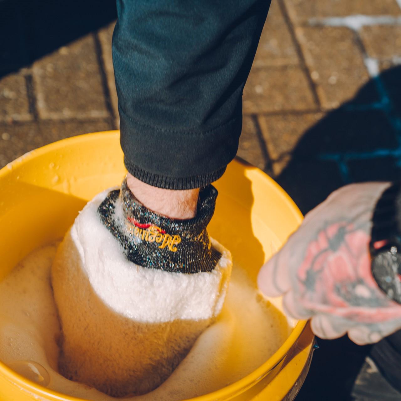 Meguiars Gold Class Car Shampoo and Conditioner 1.89 Litre