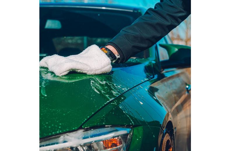 Meguiars Gold Class Car Shampoo and Conditioner 1.89 Litre Meguiars Gold Class Car Shampoo and Conditioner 1.89 Litre