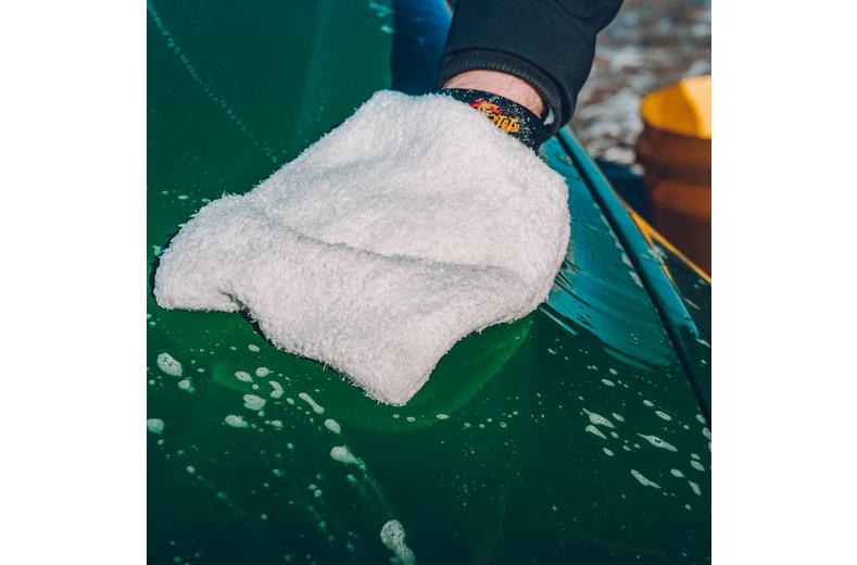 Meguiars Gold Class Car Shampoo and Conditioner 1.89 Litre Meguiars Gold Class Car Shampoo and Conditioner 1.89 Litre