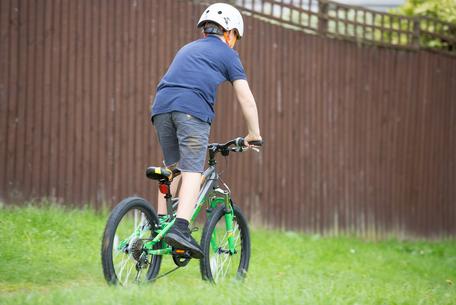 Second hand shop childrens bikes