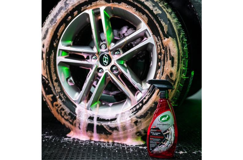 Turtle Wax Hybrid Solutions Hyper Foam Wheel Cleaner & Tyre Prep 680ml Turtle Wax Hybrid Solutions Hyper Foam Wheel Cleaner & Tyre Prep 680ml