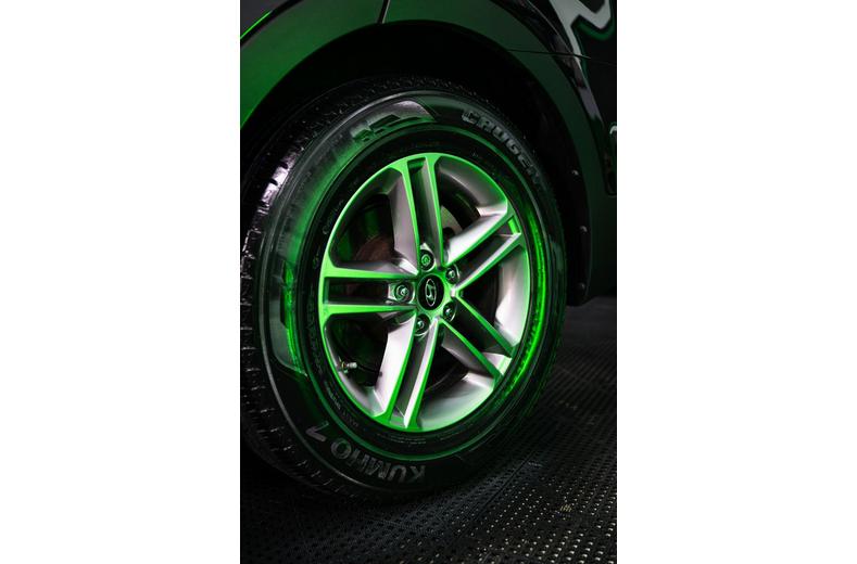 Turtle Wax Hybrid Solutions Hyper Foam Wheel Cleaner & Tyre Prep 680ml Turtle Wax Hybrid Solutions Hyper Foam Wheel Cleaner & Tyre Prep 680ml