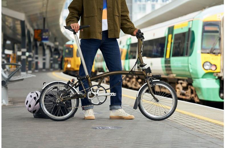 Ex-Display Brompton C Line Explore Mid Handlebar Folding Bike, Black Lacquer - 16" Wheel Ex-Display Brompton C Line Explore Mid Handlebar Folding Bike, Black Lacquer - 16" Wheel
