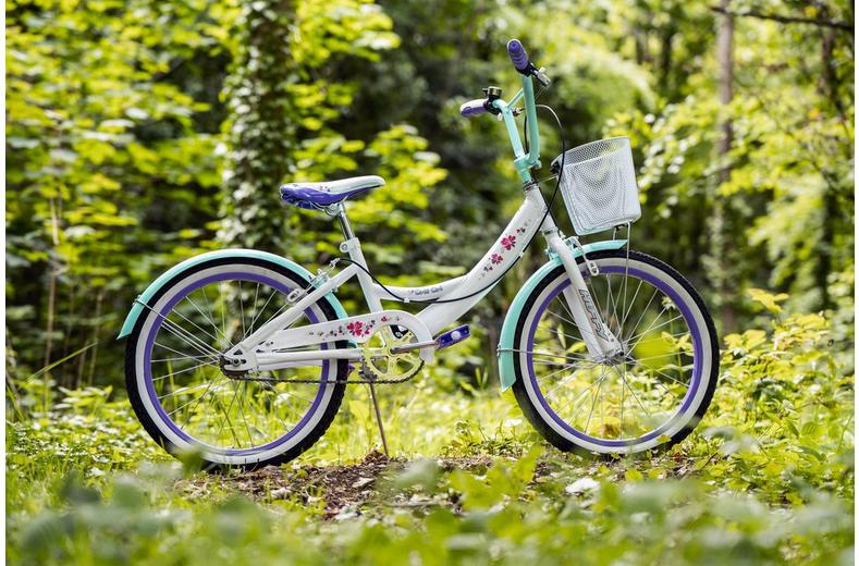 Huffy Girly Girl Junior Bike - 20" Wheel Huffy Girly Girl Junior Bike - 20" Wheel