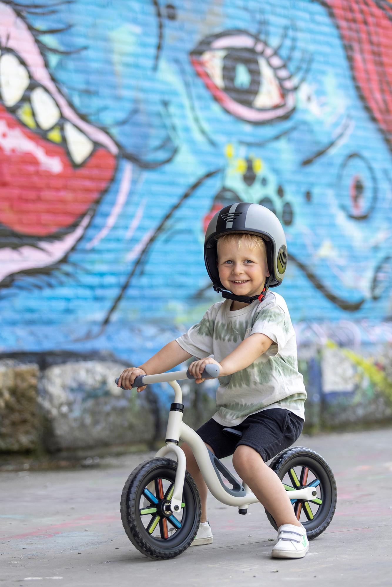 Chillafish Charlie Glow Balance Bike, Beige - 10" Wheel