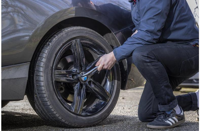 Halfords Extending Wheel Nut Wrench Halfords Extending Wheel Nut Wrench