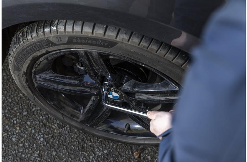 Halfords Extending Wheel Nut Wrench Halfords Extending Wheel Nut Wrench