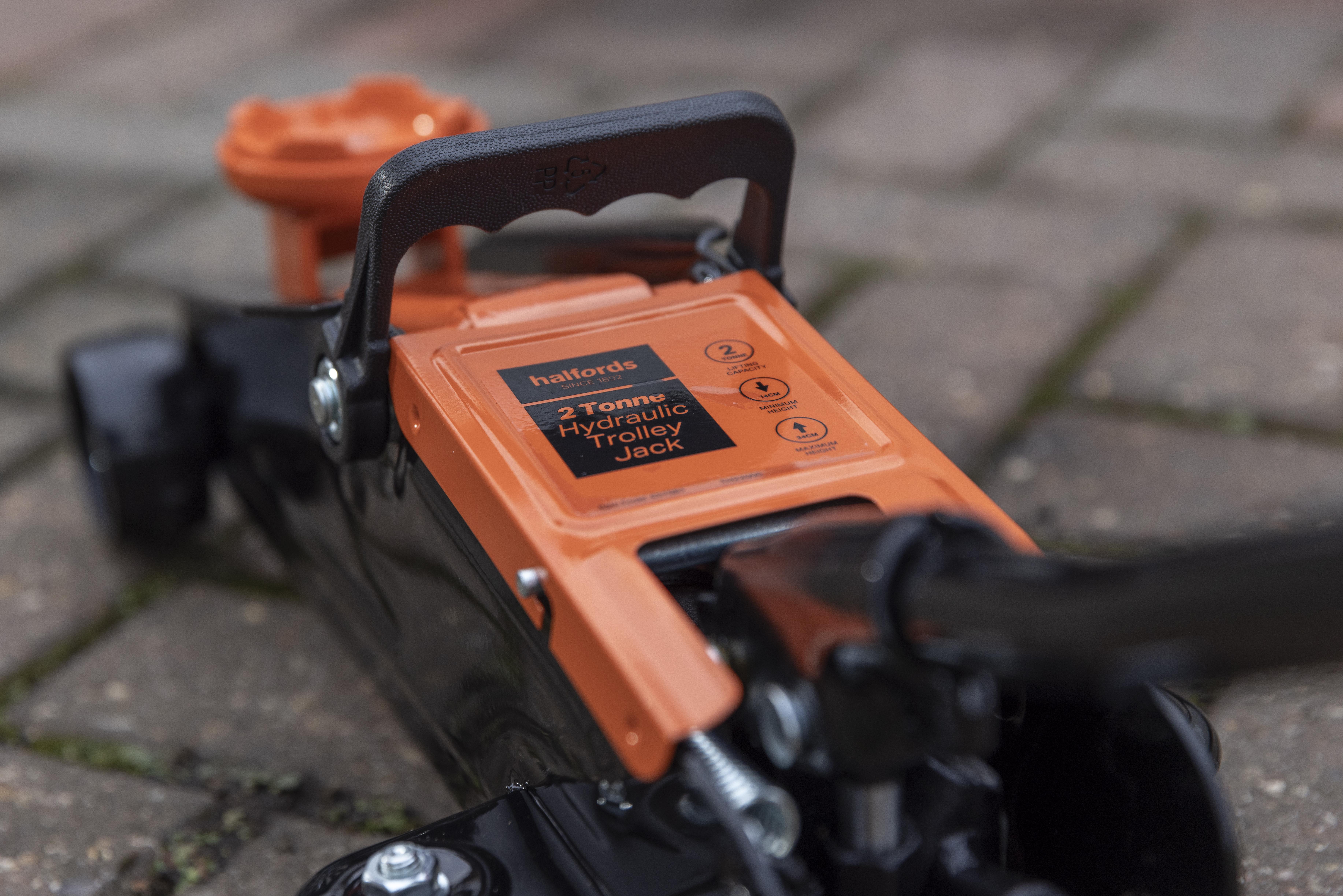 Halfords 2 Tonne Hydraulic Trolley Jack