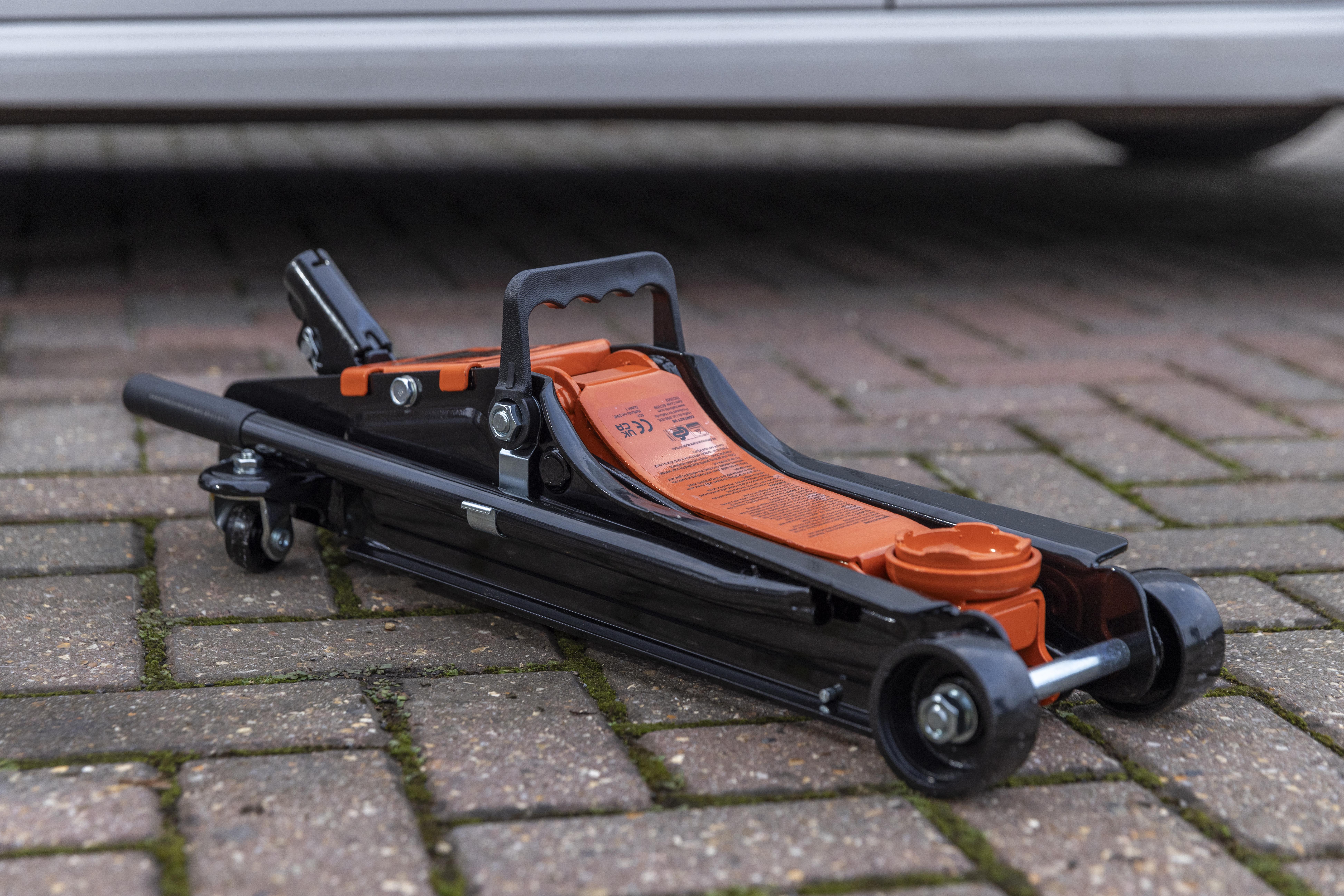 Halfords 2 Tonne Low Profile Hydraulic Trolley Jack