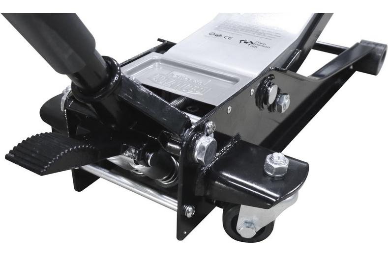 Halfords Advanced 2 Tonne Low Profile Trolley Jack Halfords Advanced 2 Tonne Low Profile Trolley Jack