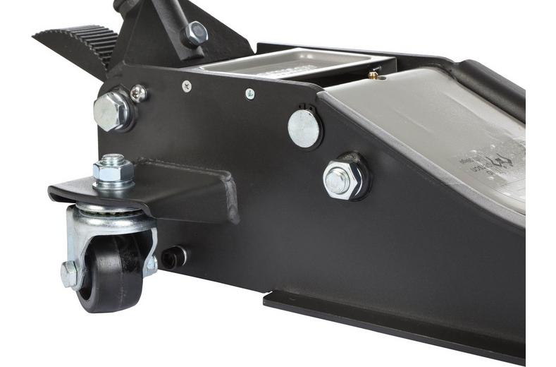 Halfords Advanced 3 Tonne Low Profile Trolley Jack Halfords Advanced 3 Tonne Low Profile Trolley Jack