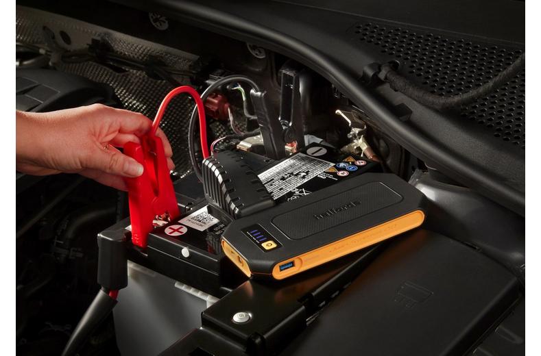 Halfords Advanced Lithium Jump Starter - Up to 2L Halfords Advanced Lithium Jump Starter - Up to 2L