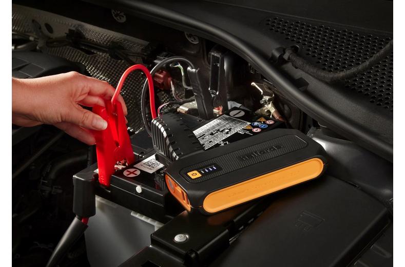 Halfords Advanced Lithium Jump Starter - Up to 3L Halfords Advanced Lithium Jump Starter - Up to 3L
