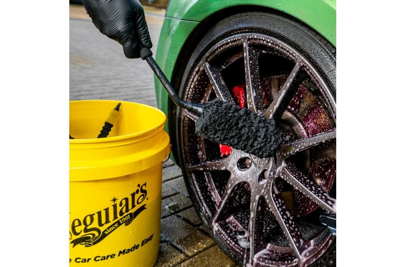 Meguiars Supreme Angled Wheel Brush Meguiars Supreme Angled Wheel Brush