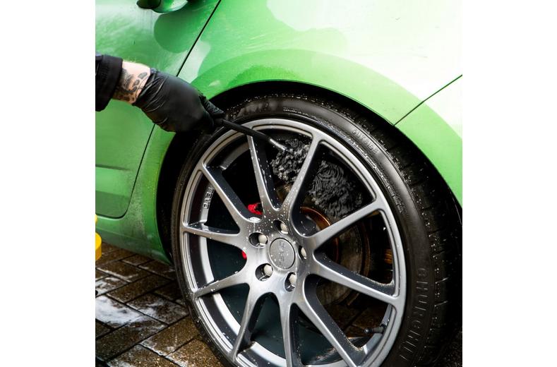 Meguiars Supreme Angled Wheel Brush Meguiars Supreme Angled Wheel Brush