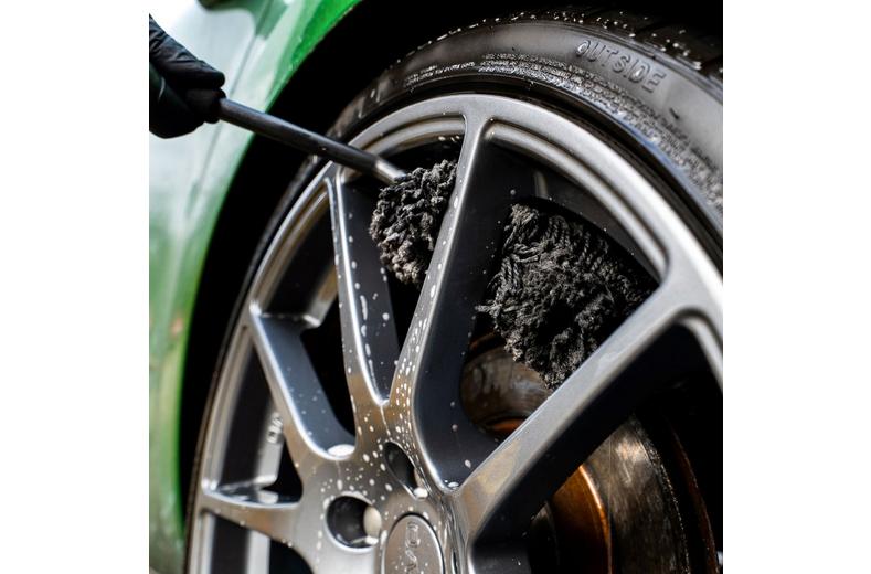 Meguiars Supreme Angled Wheel Brush Meguiars Supreme Angled Wheel Brush