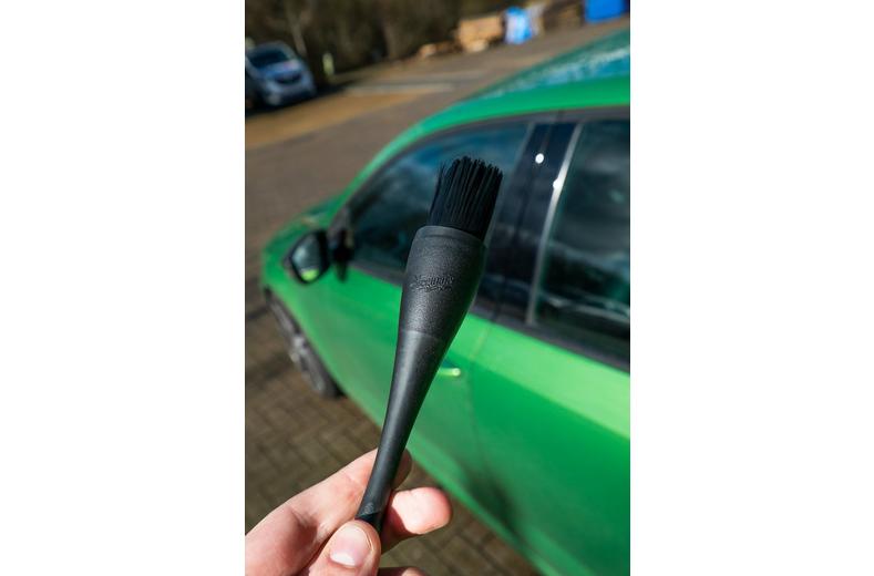 Meguiars Multi-Purpose Brush Medium Meguiars Multi-Purpose Brush Medium