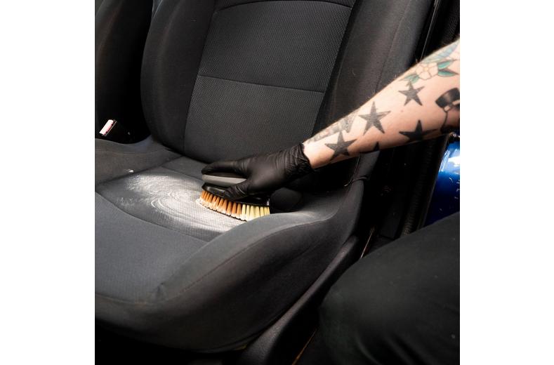 Meguiars Carpet & Interior Brush Meguiars Carpet & Interior Brush