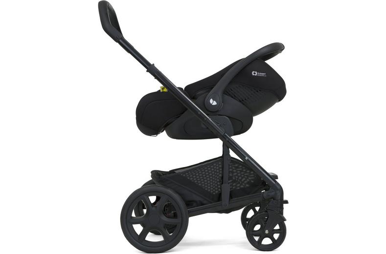Joie Chrome DLX Stroller with Carrycot Joie Chrome DLX Stroller with Carrycot