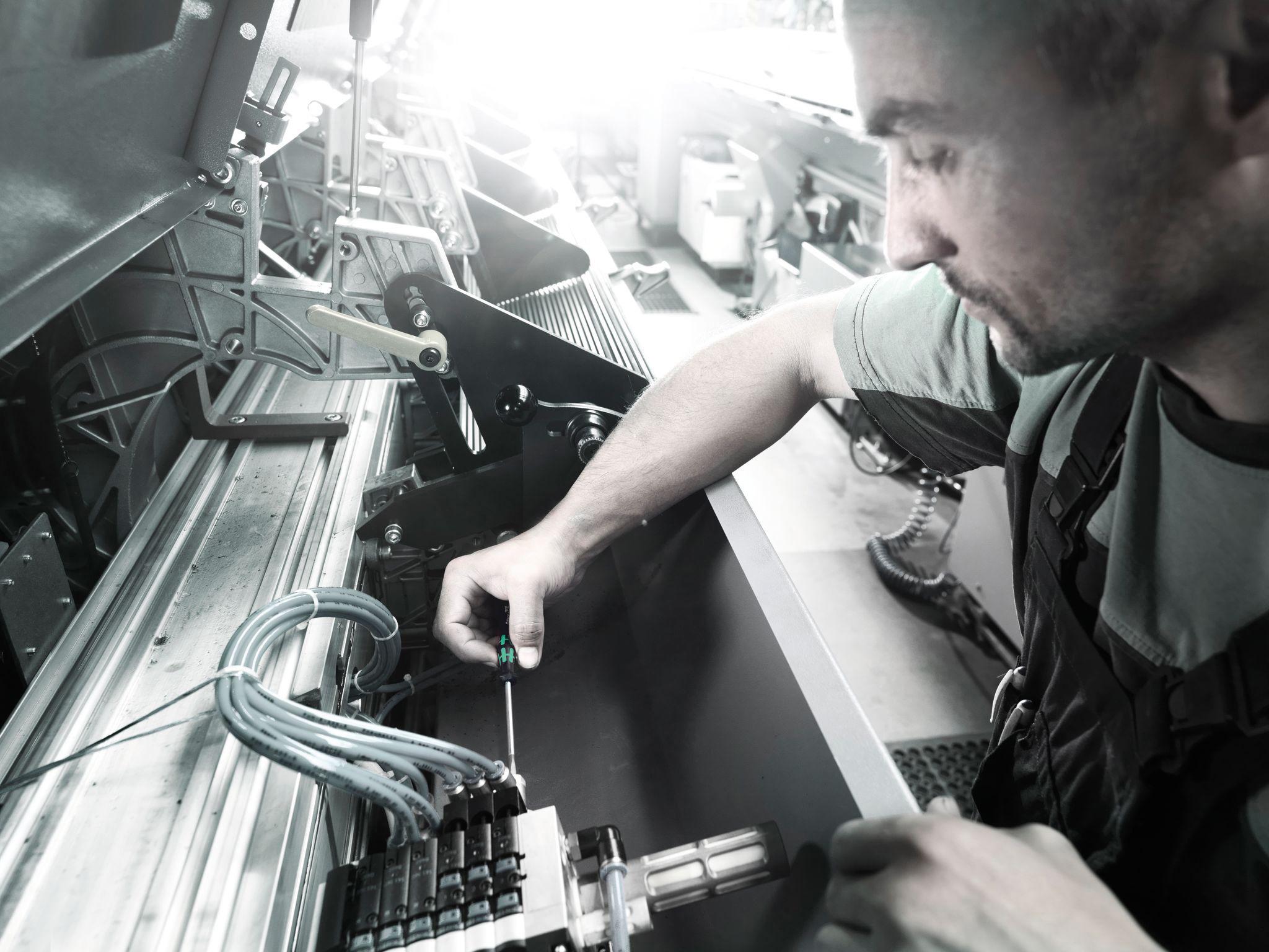 Wera Kraftform Micro 12 Universal 1 Screwdriver Set 12pcs