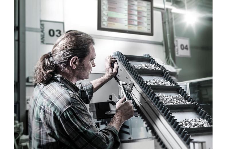 Wera 8003 B Zyklop Metal Ratchet With Push-Through Square And 3/8 drive 222mm Wera 8003 B Zyklop Metal Ratchet With Push-Through Square And 3/8 drive 222mm