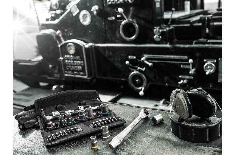 Wera 8100 SB 7 Zyklop Metal Ratchet Set With Push-Through Square 3/8 Drive Wera 8100 SB 7 Zyklop Metal Ratchet Set With Push-Through Square 3/8 Drive