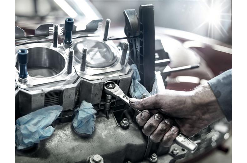 Wera 8003 C Zyklop Metal Ratchet With Push-Through Square And 1/2 Drive Wera 8003 C Zyklop Metal Ratchet With Push-Through Square And 1/2 Drive