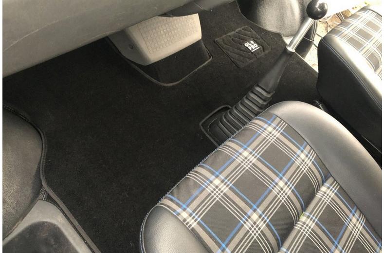 Olpro Volkswagen Transporter T4 1990 - 2003 Front Mat Olpro Volkswagen Transporter T4 1990 - 2003 Front Mat