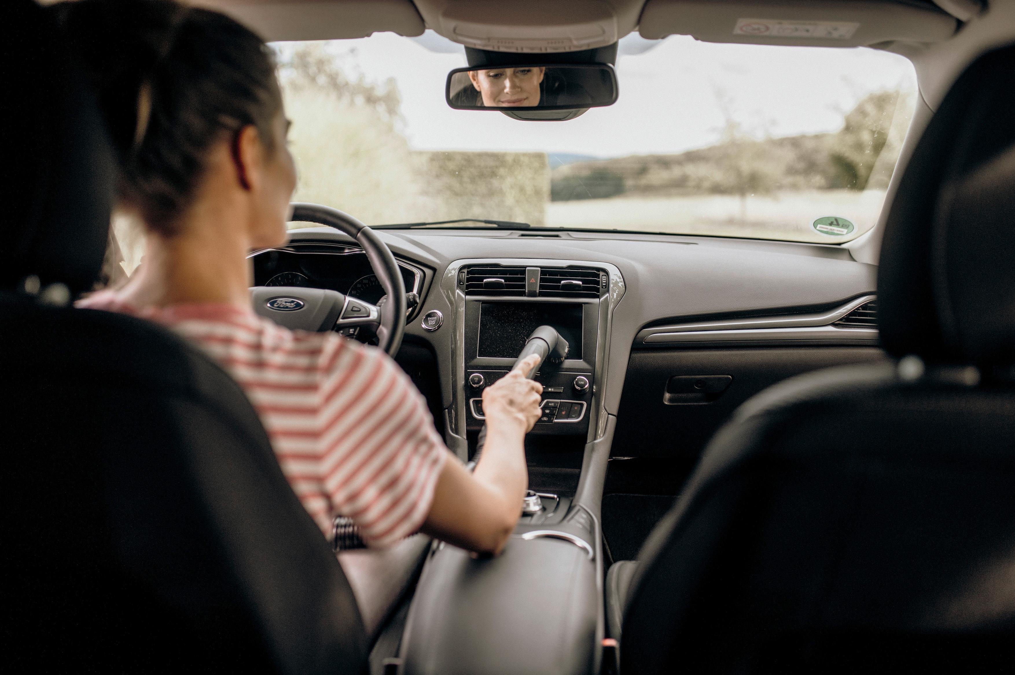 Karcher WD 3 Car Wet and Dry Vacuum Cleaner