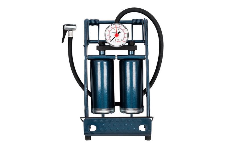 Halfords Essential Twin Barrel Foot Pump & Gauge Halfords Essential Twin Barrel Foot Pump & Gauge